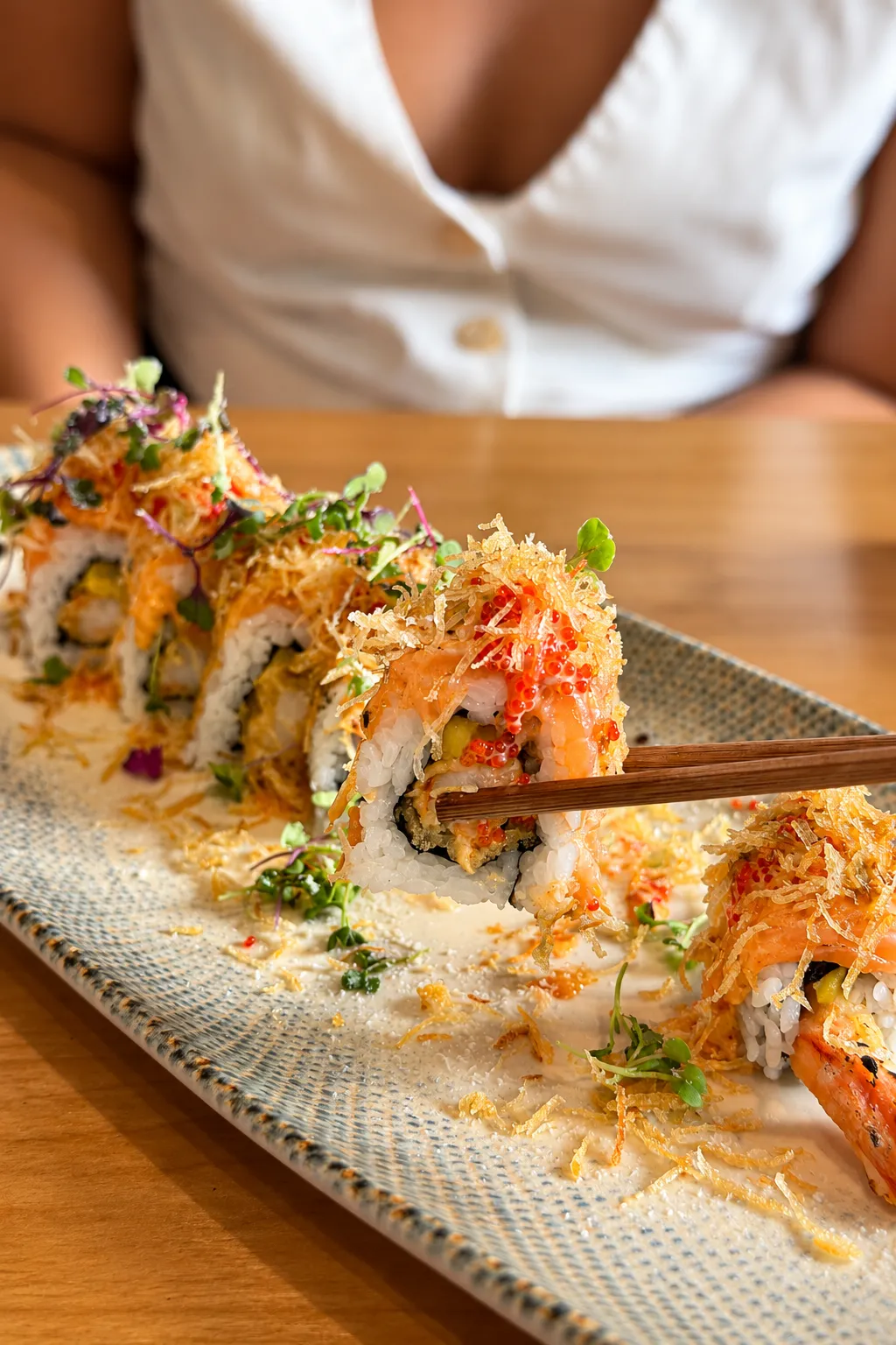 Salmon and avocado mousse uramaki (8 pcs)