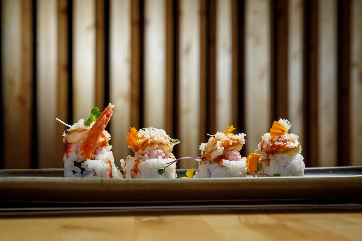 California crunchy uramaki (8 pcs)