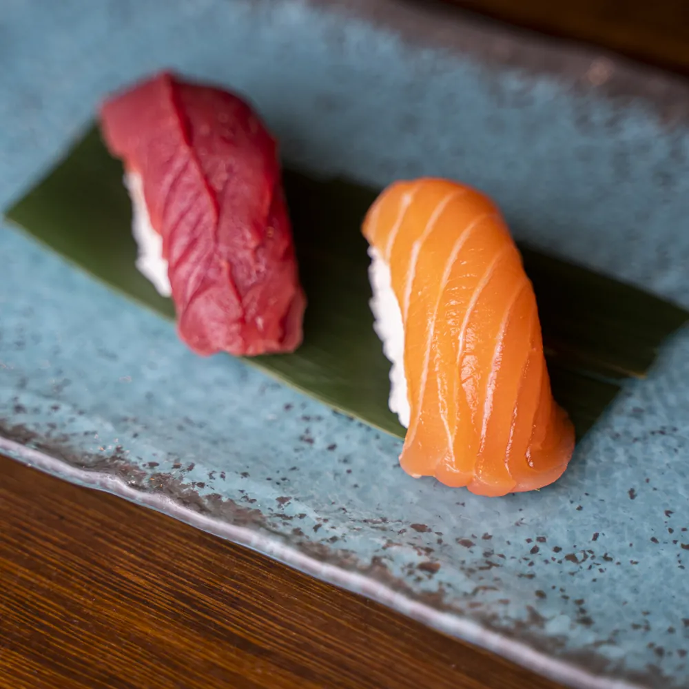 Salmon nigiri (1 pc)